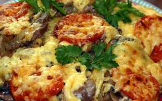 Мясо с грибами, запеченное в духовке или мультиварке