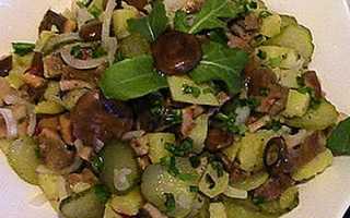 Салат грибы картошка огурцы яйца – Слоеный куриный салат с грибами и картофелем рецепт – русская кухня: салаты. «Еда»