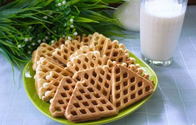 Домашние вафли на сметане: 7 вкусных рецептов
