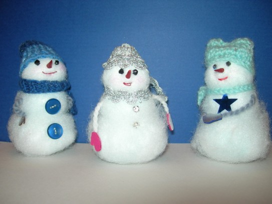 Как сделать снеговика своими руками?