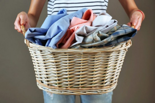 5 советов, что делать, если полиняла вещь при стирке?