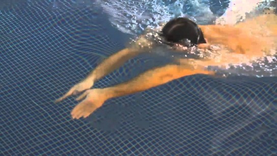 Как правильно плавать брассом