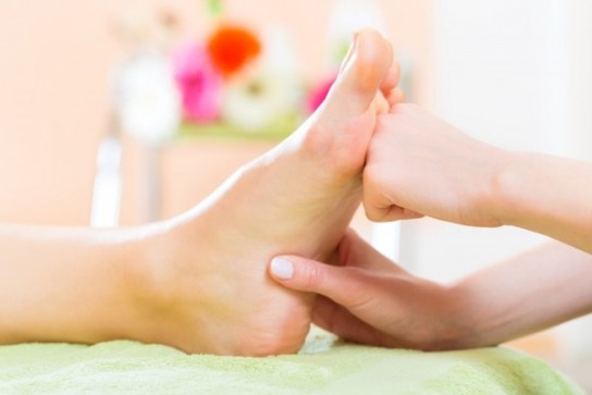 Почему сводит ноги?