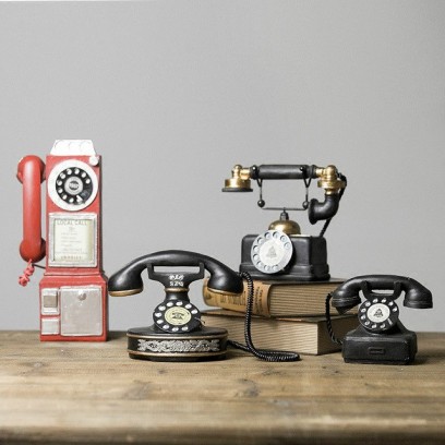 Первые телефоны