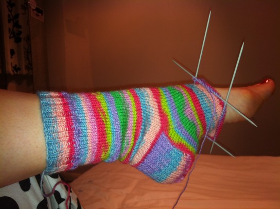 вяжем и примеряем носки