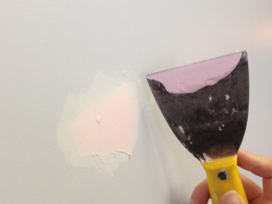 Как правильно зашпаклевать стены