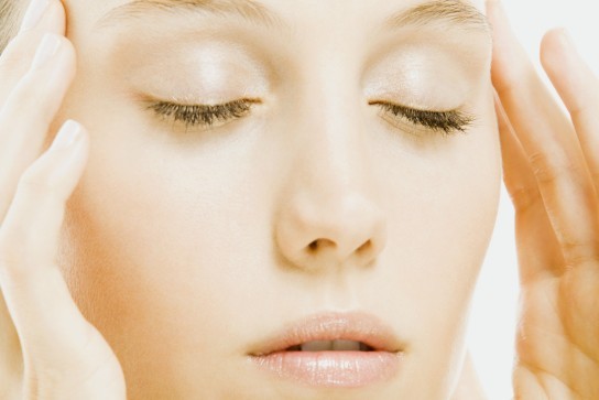 Как сделать массаж лица самостоятельно