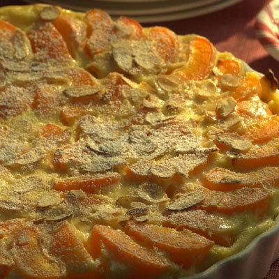 Клафути из абрикосов и миндаля