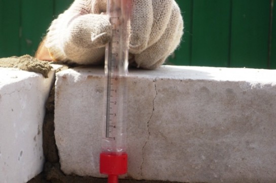 Как правильно пользоваться гидроуровнем