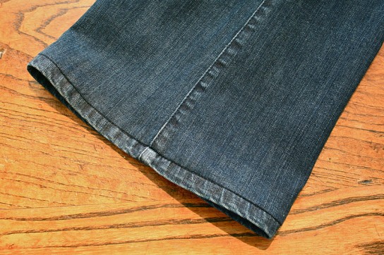 Как правильно подшить джинсы