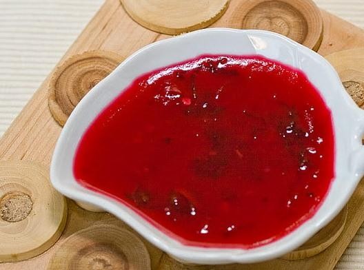 Ягодная основа для соуса: красная смородина Кисло-сладкий соус из красной смородины