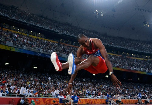 Как выполнить прыжек на длинную дистанцию?