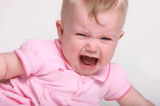 Что делать, если ребенок плачет? Как успокоить?