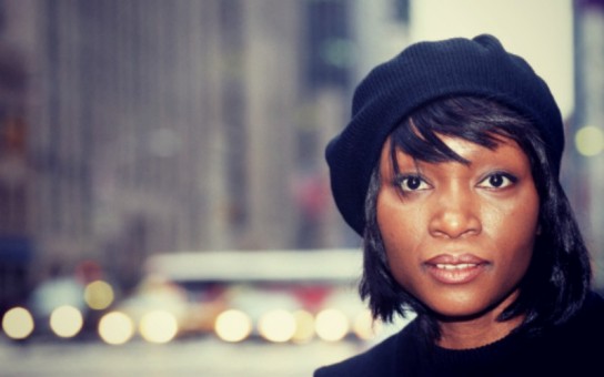 Как правильно носить берет женский