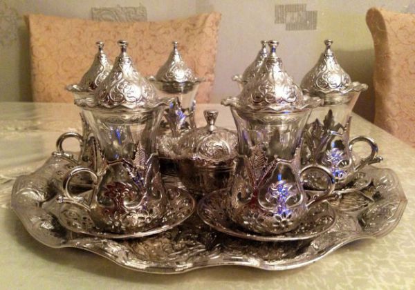 Армуды в подстаканниках Армуды в подстаканниках