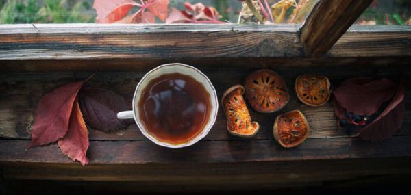 Чай матум на подоконнике