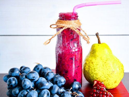 Смузи из граната, груши и винограда