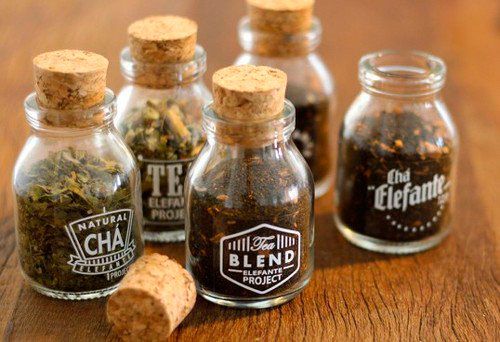 Чай в стеклянных баночках