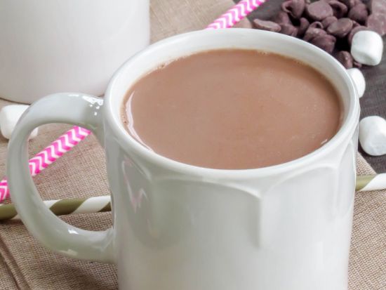 какао в белой чашке