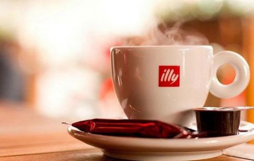 Чашка кофе Илли