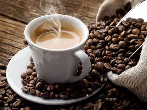 Чашка кофе с молоком