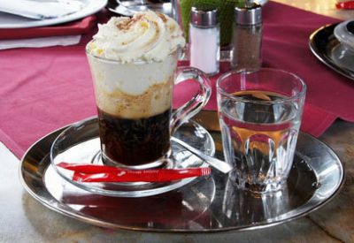 Кофе по-венски с водой