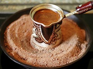 Кофе в турке на песке