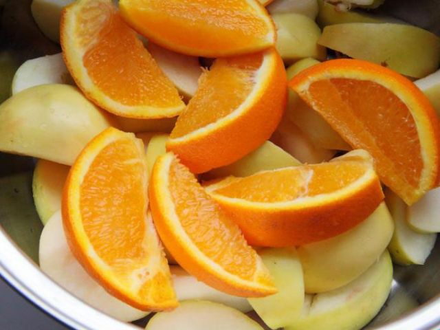 Компот из апельсинов и яблок