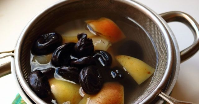 Компот из чернослива и яблок
