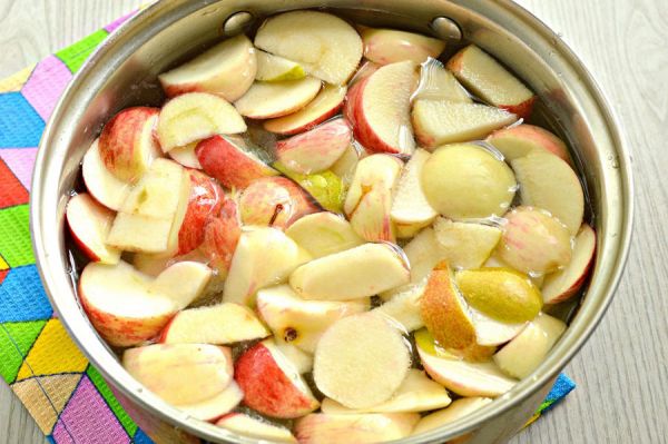 Компот из груш и яблок