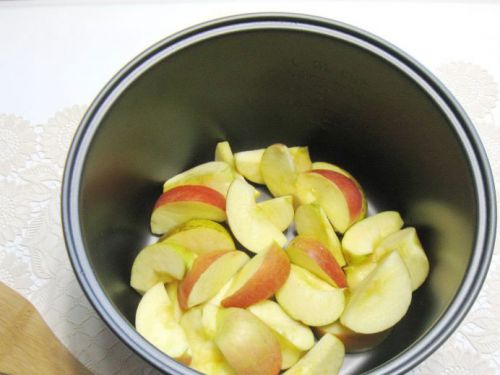 Яблоки в мультиварке