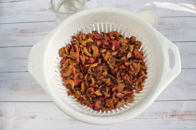 Сушеные яблоки