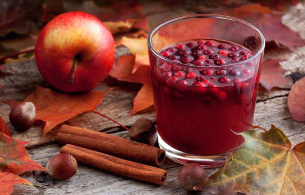 Компот из клюквы с яблоками