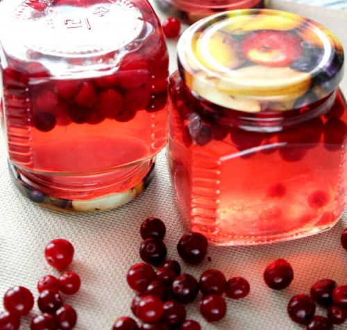 Компот из клюквы в банках