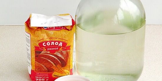 Солод и банка с водой