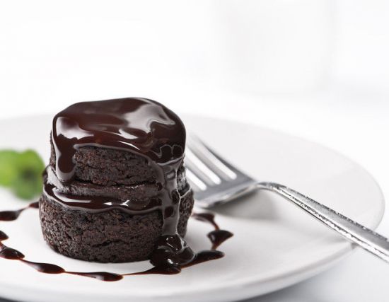 Пирожное политое глазурью