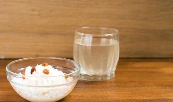 Рис, изюм, вода