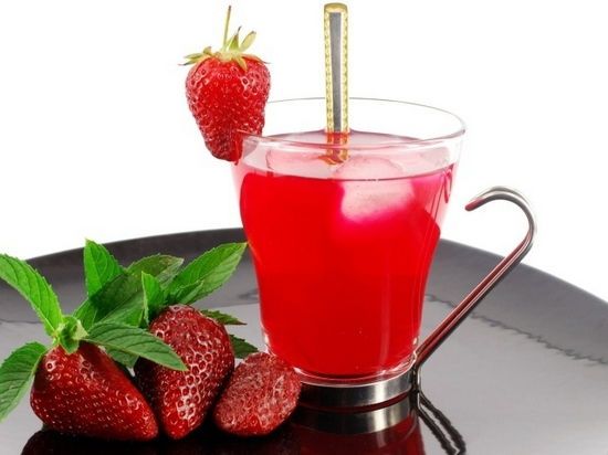 Напиток с клубникой