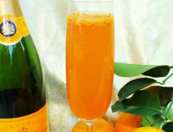 Апельсиновый сок и шампанское