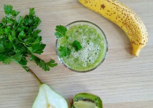 Смузи с киви, грушей, бананом