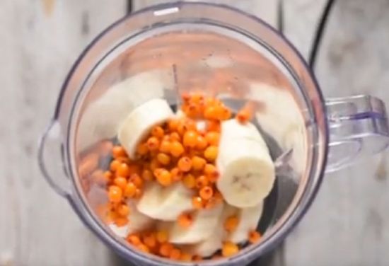 Облепиха и банан в блендере