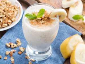 Смузи из банана и овсянки