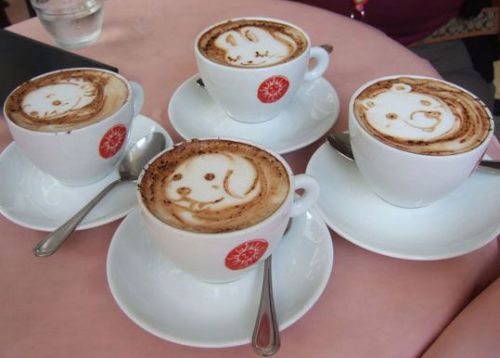 Кофе в чашках