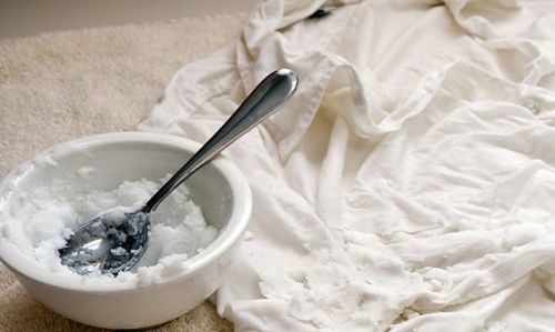 Выведение пятна с белой одежды