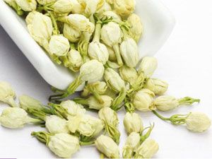 Цветы жасмина