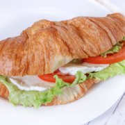 Сэндвич моцарелла кондитерская фрау бротхен